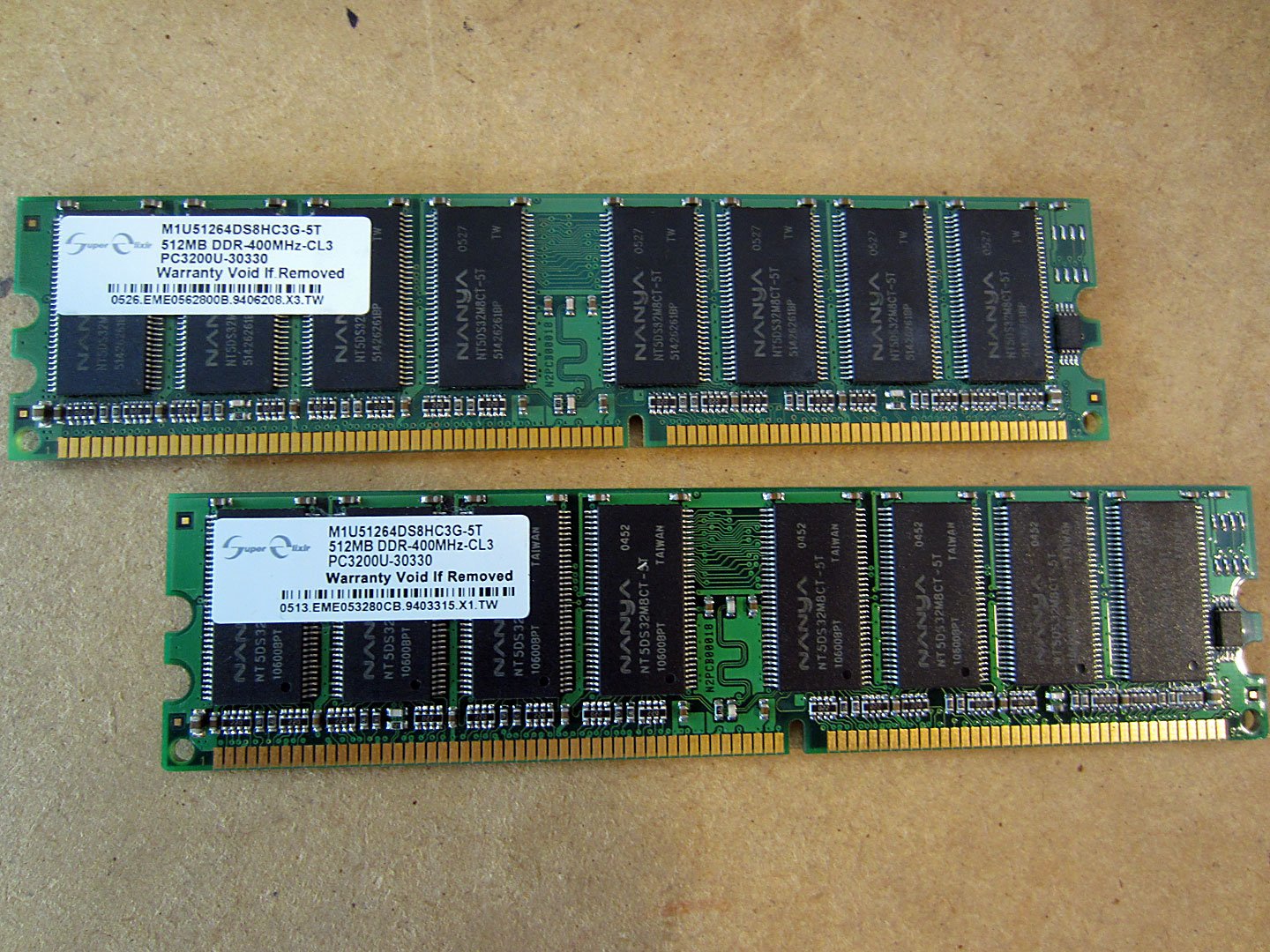 Corsair 1GB DDR (2x512MB) 400 MHz Desktop Memory at Amazon.com